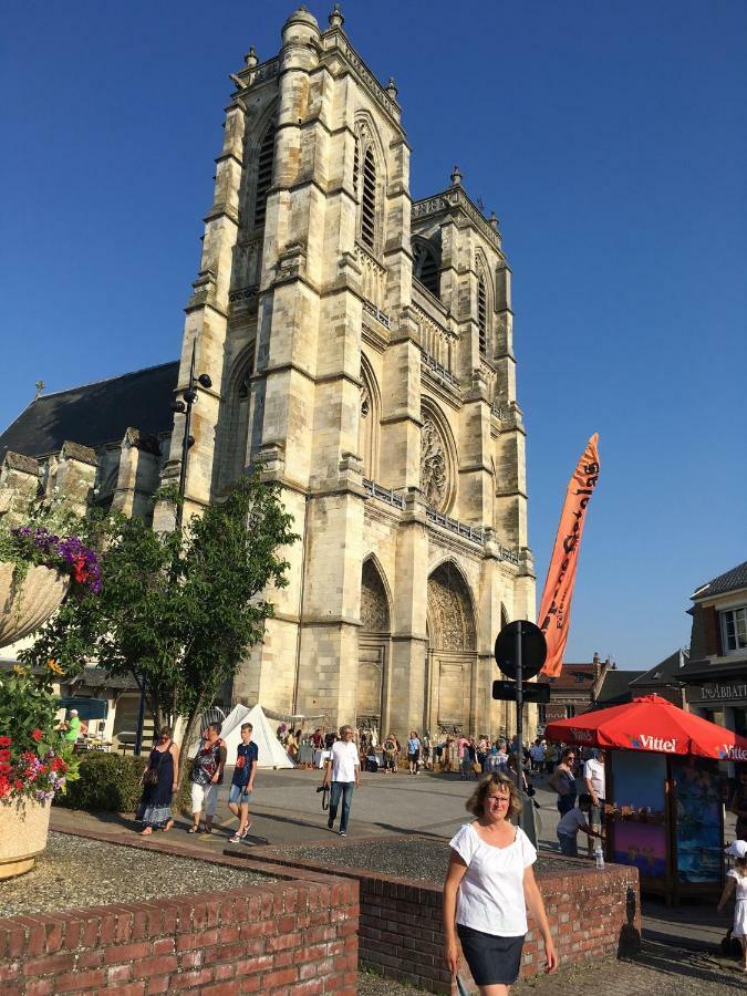 L'Abbatiale Hotel Corbie Buitenkant foto